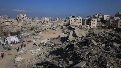 Israeli Tanks Advance into Key Gaza City Civilian District