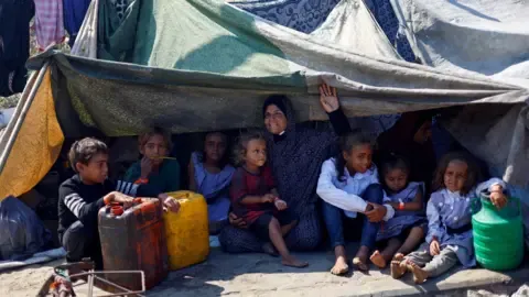 Dire Crisis in the Gaza Strip as Israeli Forces Push Forward