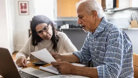Government Pension Likely to Rise by 4.7% Beginning in Spring